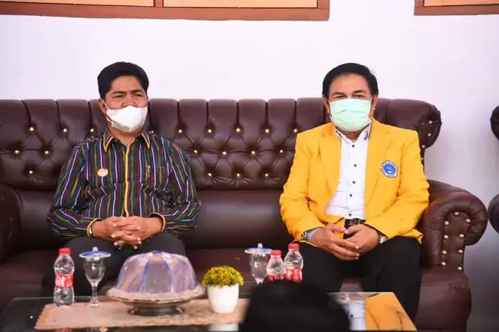 Bupati Buton Beri Kuliah Perdana di Kampus II Unidayan