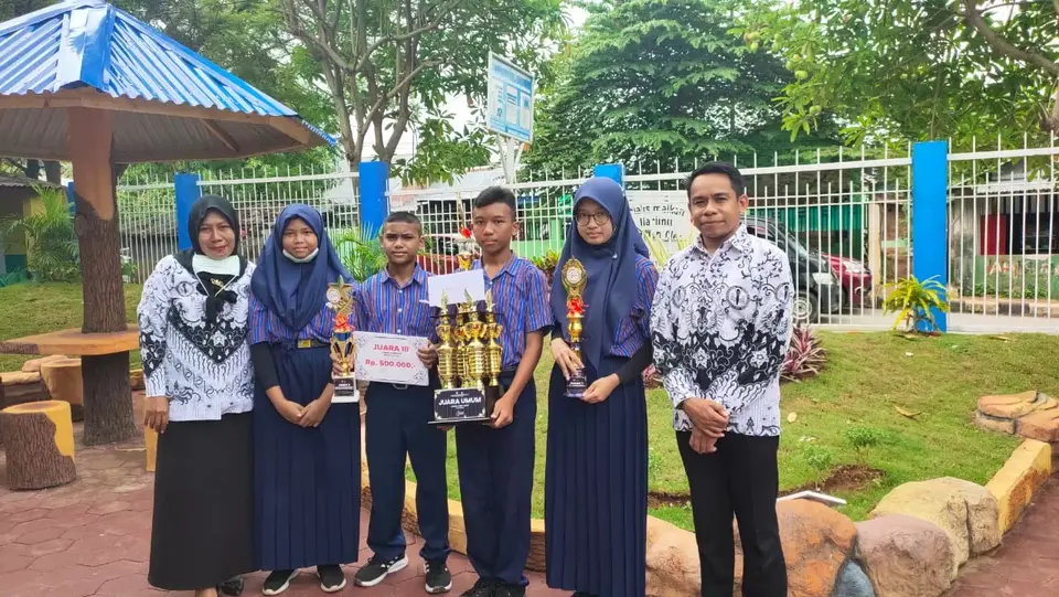 SMPN 1 Baubau Juara 1 LCT Matematika