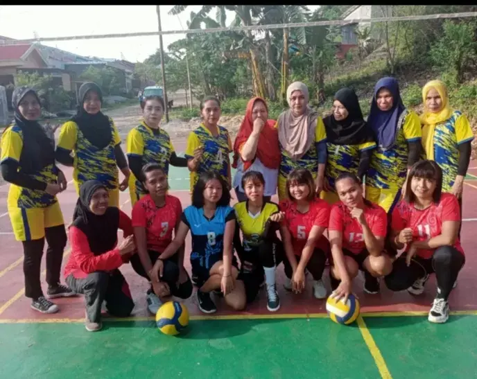 Ada Lapangan Bulutangkis dalam Lapangan Voly