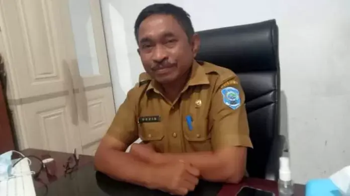 Diduga Pakai Tanah Merah, Dinas PUPR Buteng Hentikan Pengerasan Jalan SPT Mawasangka-Liana Banggai