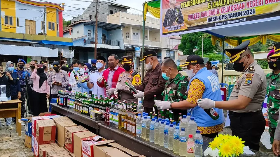 Polres Baubau Musnahkan Miras, Narkoba dan Knalpot Racing