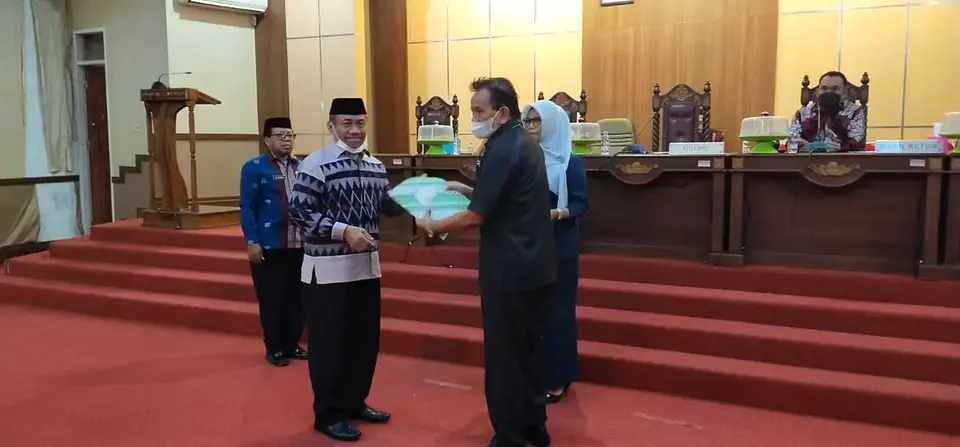 DPRD Muna Gelar Paripurna Penyerahan Perubahan Perda Desa
