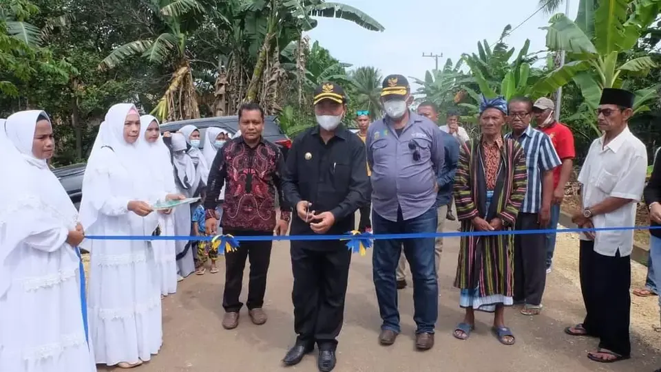 La Bakry Resmikan Jalan Poros Bonelalo-Talaga Baru