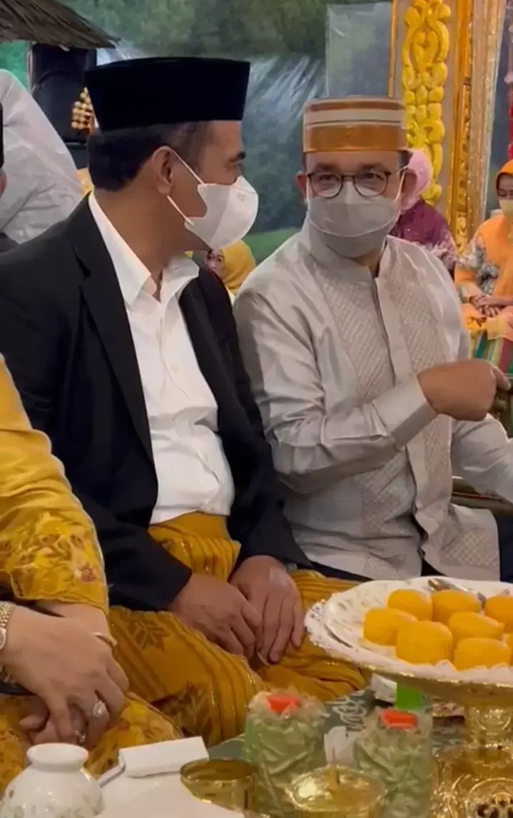 Anies-Amran Sulaiman Jadi Pusat Perhatian di Acara Mappaci Putra Nurdin Halid
