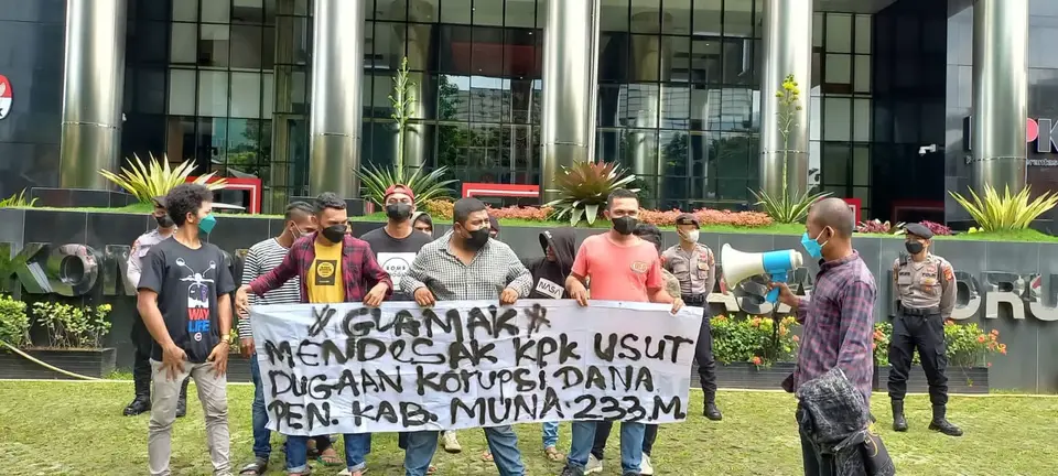 Sejumlah Mahasiswa Demo Desak KPK Usut Dugaan Suap Dana PEN Muna dan Koltim