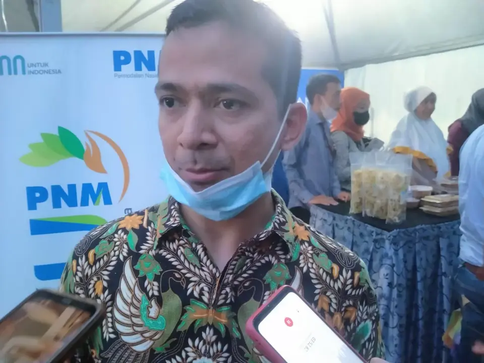 Penjual Gorengan Menderita Akibat Harga Minyak Goreng