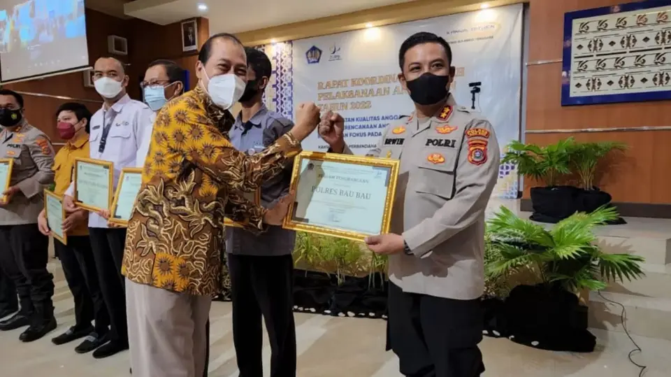 Polres Baubau Terima Penghargaan Treasury Award 2022