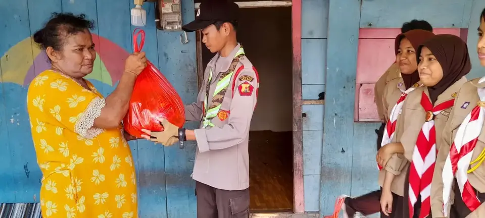 Saka Bhayangkara Polres Baubau Berbagi Sembako