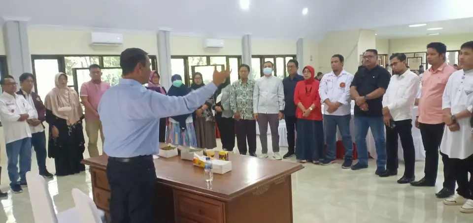 Andi Amran Sulaiman Luncurkan Institute Bisnis dan Profesi