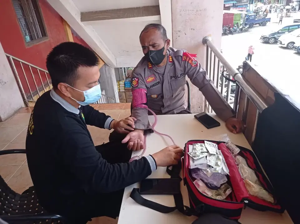 Petugas Pos Pam Ketupat Jalani Pengecekan Kesehatan
