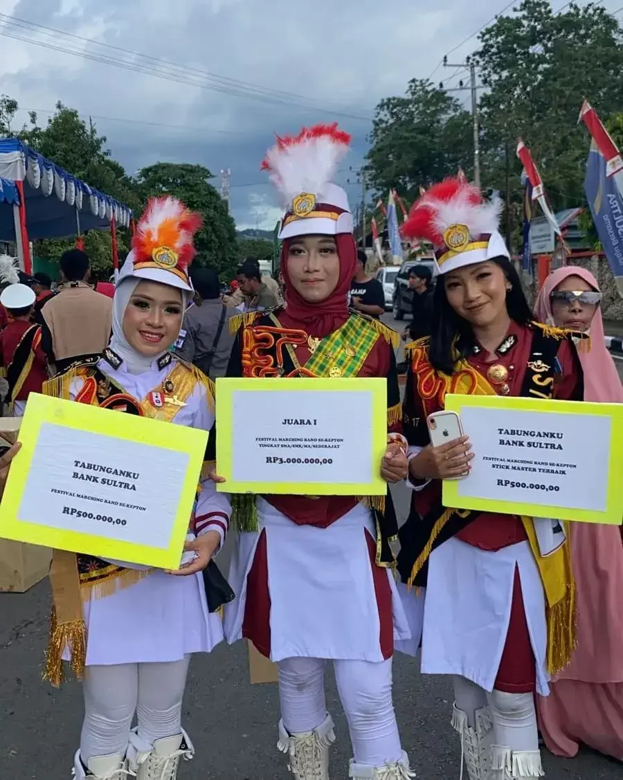 SMAN 1 Baubau Raih Juara 1 Marching Band
