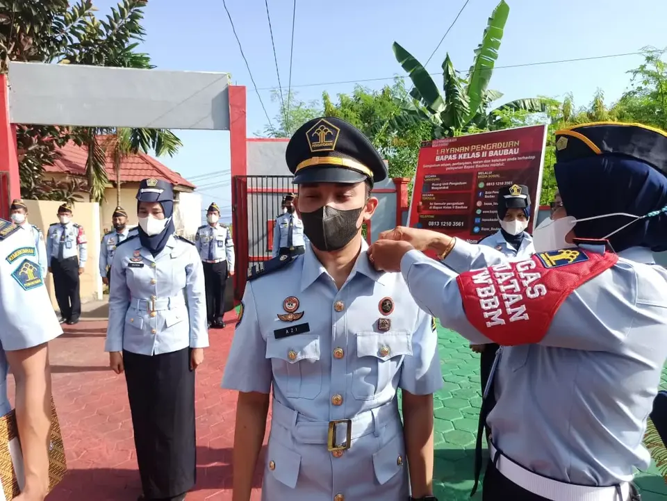Sembilan Pegawai Bapas Baubau Naik Pangkat