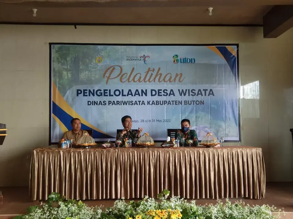 La Bakry Buka Pelatihan Pengelolaan Desa Wisata