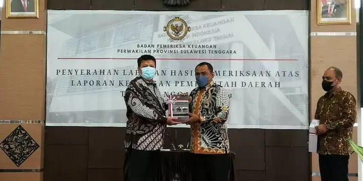 Wali Kota Monianse Perdana Terima WTP
