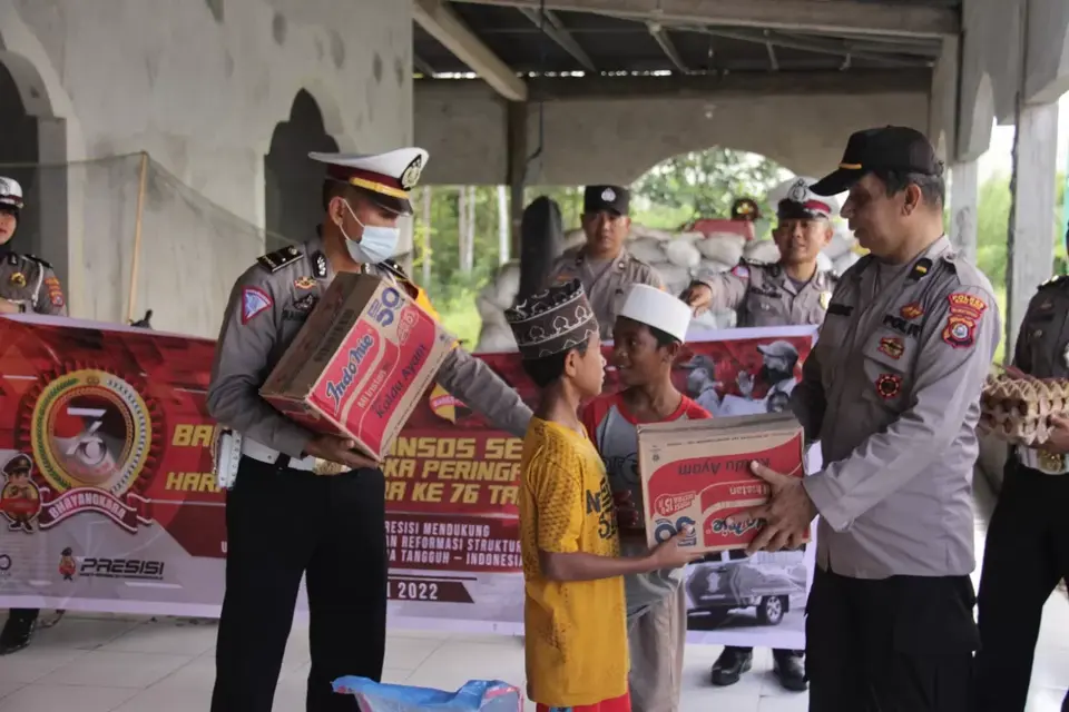 Polres Baubau Berbagi Sembako