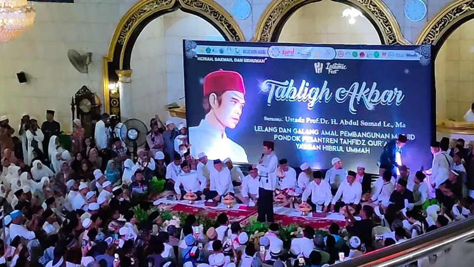 Ribuan Jemaah Memadati Tablig Akbar Ustaz Abdul Somad di Baubau