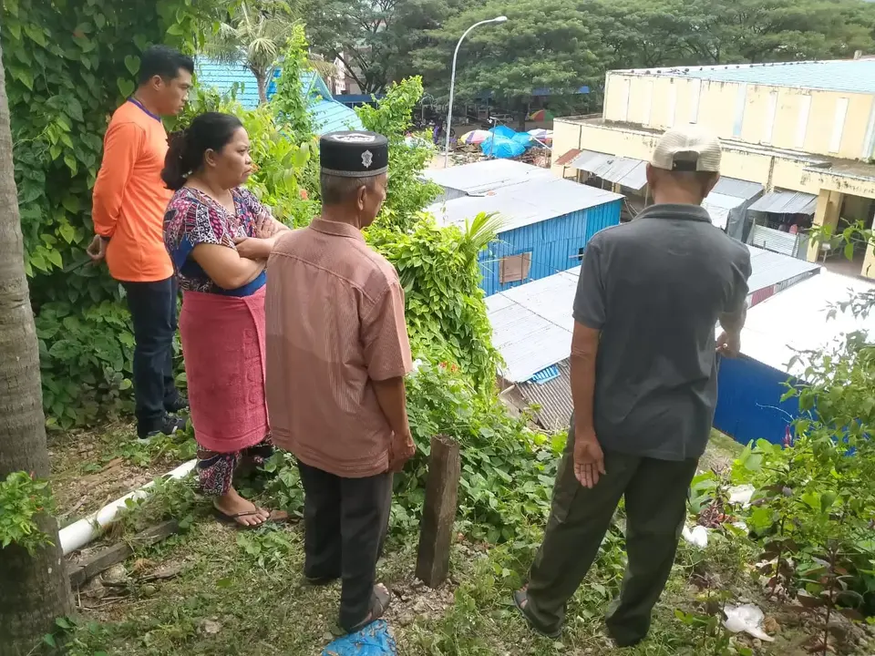 Warga Tarafu Dihantui Tebing Longsor