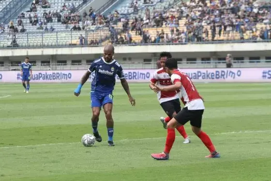 Dua Laga 1 Poin, Pelatih Persib Harus Putar Otak