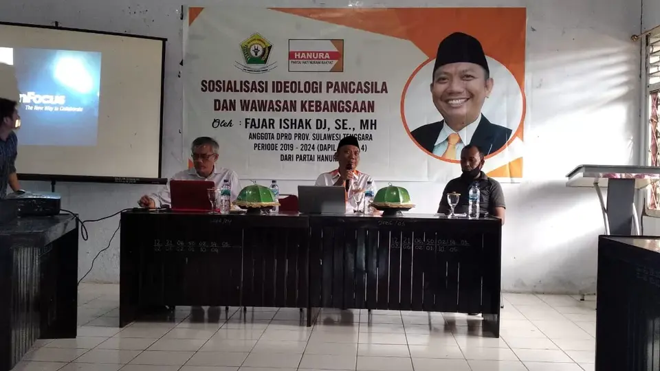 Anggota DPRD Sultra Lekatkan Nilai Pancasila ke Warga Lipu-Katobengke