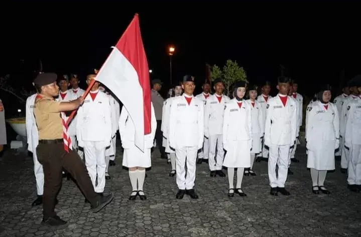 Bupati La Bakry Mengukuhkan Paskibraka Buton