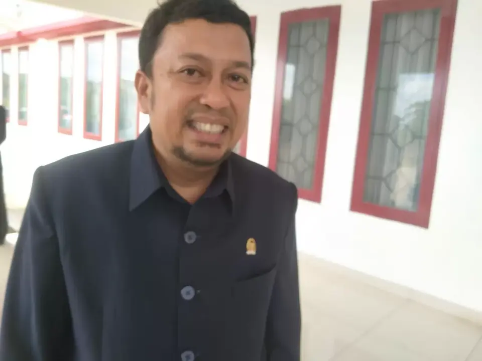 Dewan Minta Pemkot Baubau Tambah Kuota Bedah Rumah