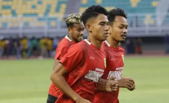 Masih Dibutuhkan Tim, Persebaya Belum Melepas Marselino ke Timnas