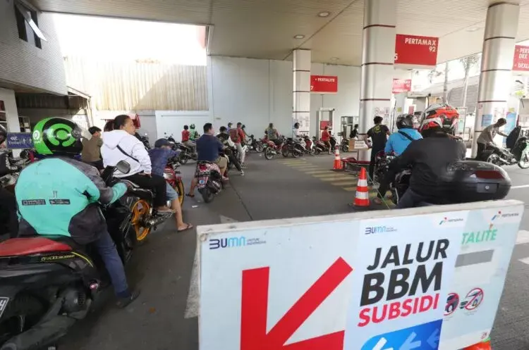 Harga BBM Naik, Ekonom UI Minta Pemerintah Kurangi Beban APBN