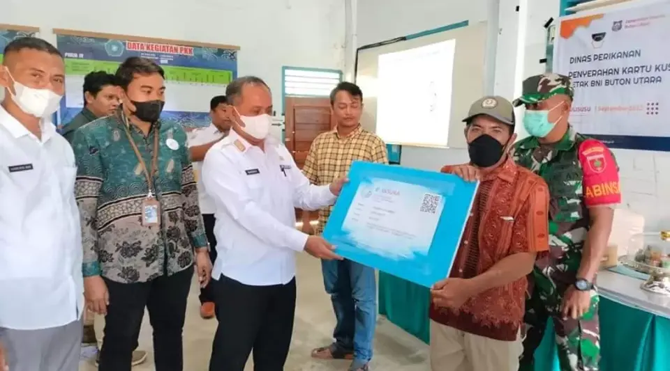 Serahkan 2.491 Kartu E-KUSUKA, Hardhy Muslim Ajak Nelayan Dukung Pelestarian Lingkungan