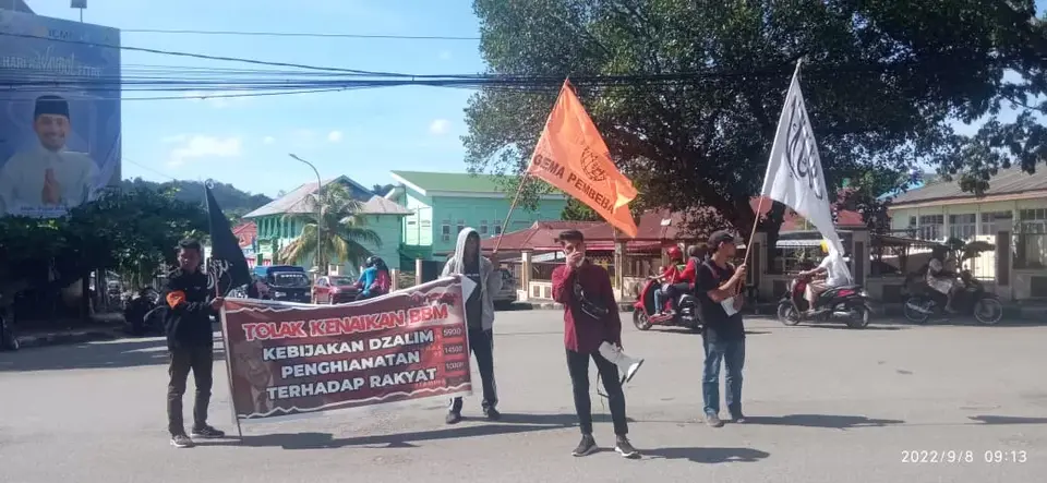Gema Pembebasan dan BKLDK Baubau Tolak Kenaikan Harga BBM
