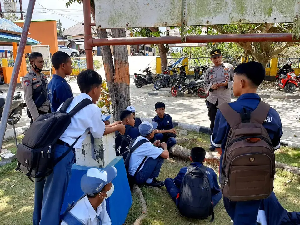 Sat Binmas Polres Baubau Penyuluhan di SMKN 2 Baubau