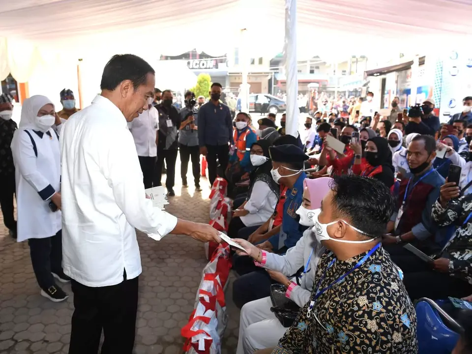 Curhat ke Presiden, Pemuda di Baubau Ingin Jaminkan Ijazah untuk Modal dari Bank BUMN