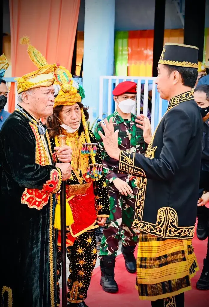 Awali Kunker, Presiden Ikuti Prosesi Penyematan Gelar Kesultanan Buton