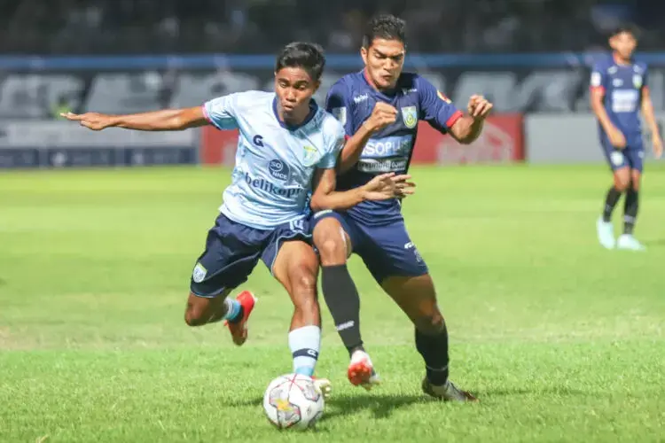 Fakhri Husaini Merasa Sulit Memperbaiki Tim Persela