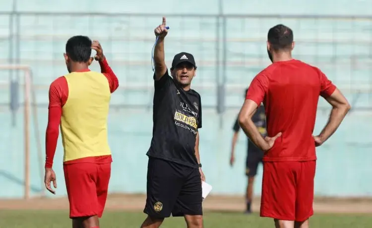 Kuncoro Hadapi Misi Sulit Setelah Ditunjuk Sebagai Pelatih Karteker Arema FC