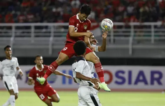 Hokky Caraka Tetap Merendah