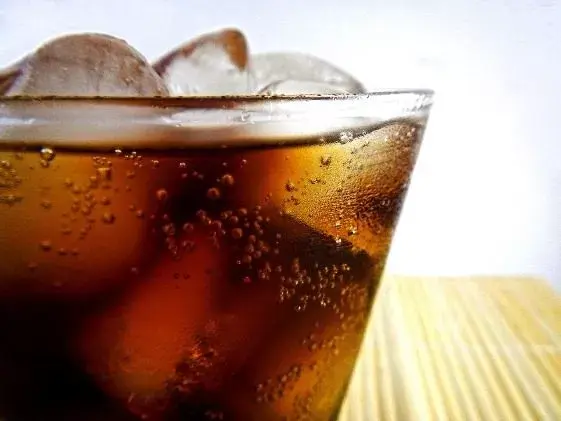 Minum Soda Tiap Hari Bisa Meningkatkan Risiko Penyakit Jantung