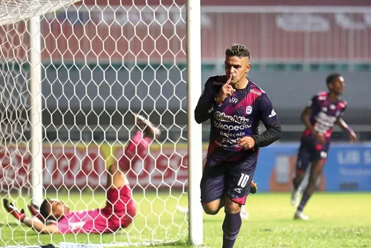 Cristian El Loco Gonzales Perkuat PSIM Jogjakarta