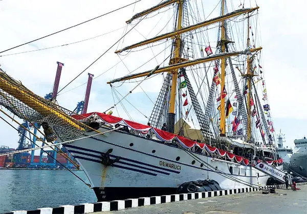 KRI Dewaruci Jadi Kapal Latih Taruna Non-AAL