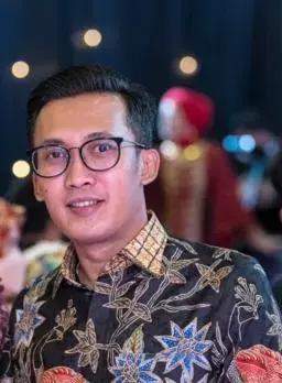 Nur Ari Raharja Tagline Baubau Berjaya