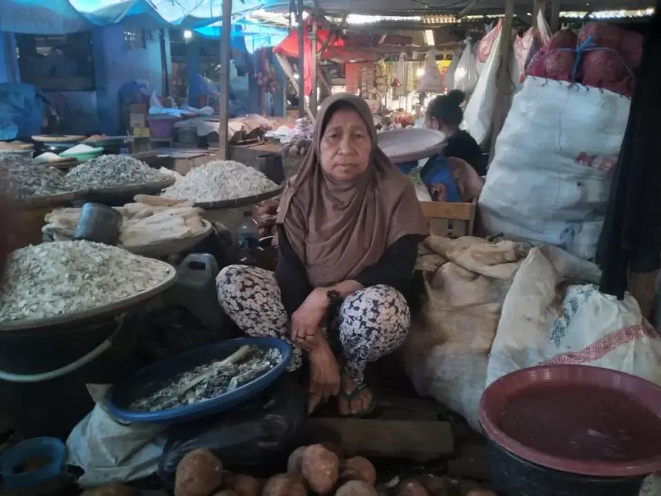 Tak Dapat Bantuan Jokowi, Pedagang Ubi di Wameo Kecewa