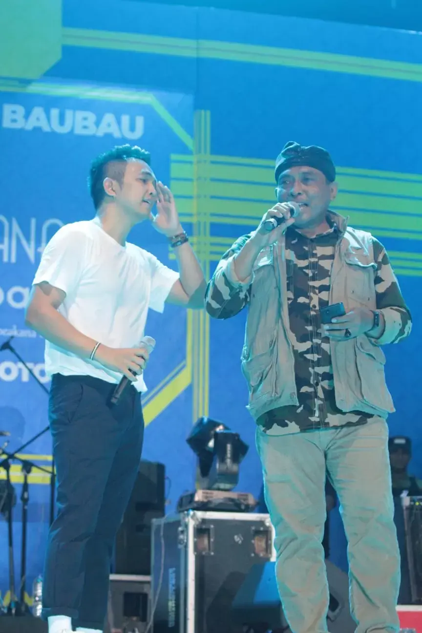 Ikut Nyanyi Bersama Naga, Monianse Bikin Riuh Penonton