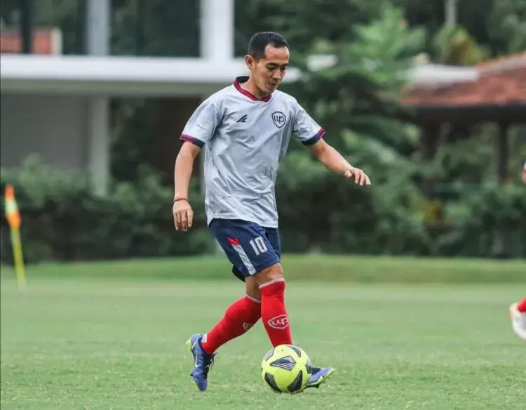 Slamet Nurcahyo Jaga Kondisi dengan Fun Football