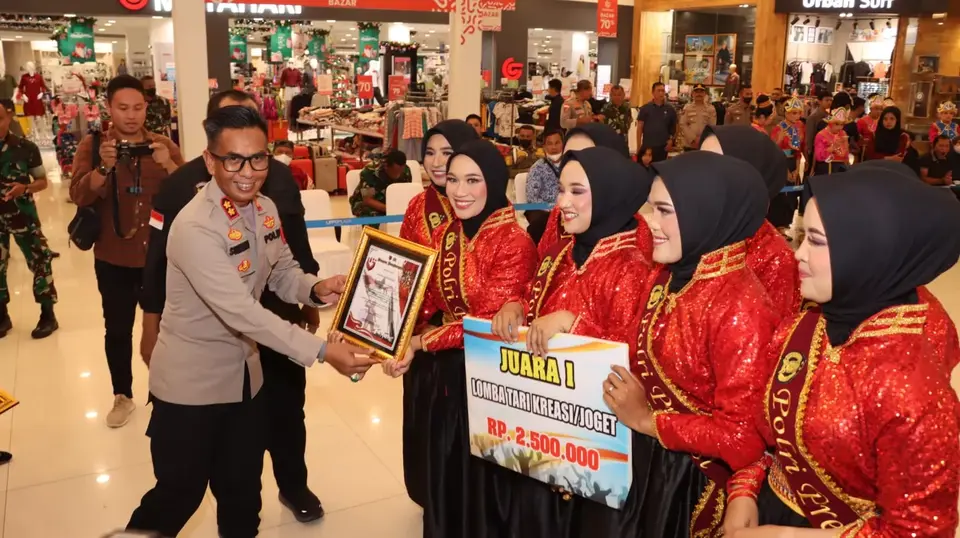 Lomba Tari Kreasi, Polwan Polres Baubau Juara 1