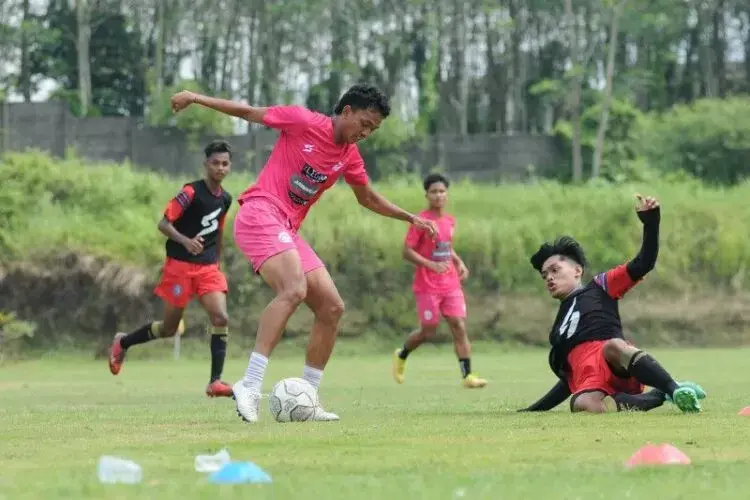 Sesi Latihan Perdana Arema FC Masih Diwarnai Kesedihan