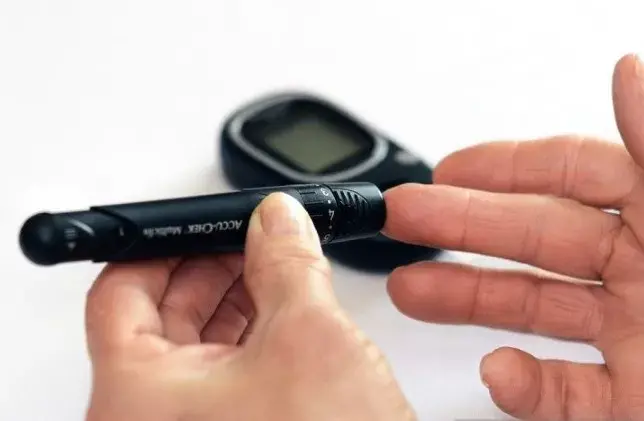 Hobi Makan dan Minum yang Manis Bisa Menyebabkan Diabetes Pada Usia Muda