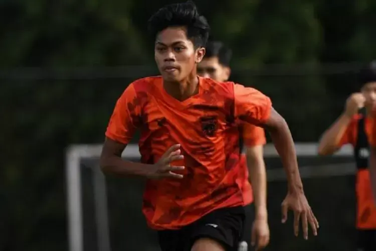 Kafiatur dan Narendra Ikut Latihan dengan Tim Senior Borneo