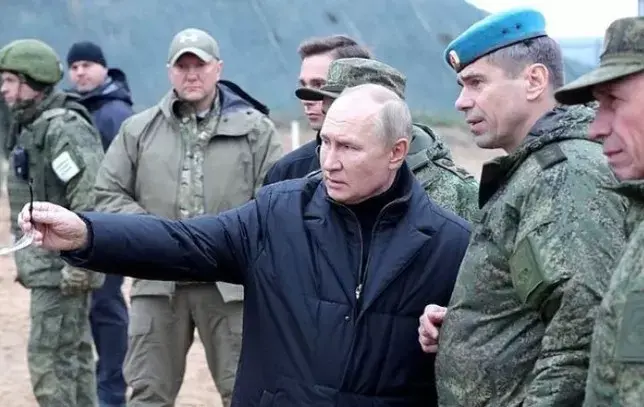 Presiden Putin Tegur Keras Dua Orang Kepercayaannya