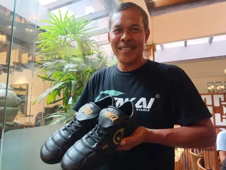 Mimpi Mustaqim Menjadi Kenyataan Memiliki Sepatu Signature