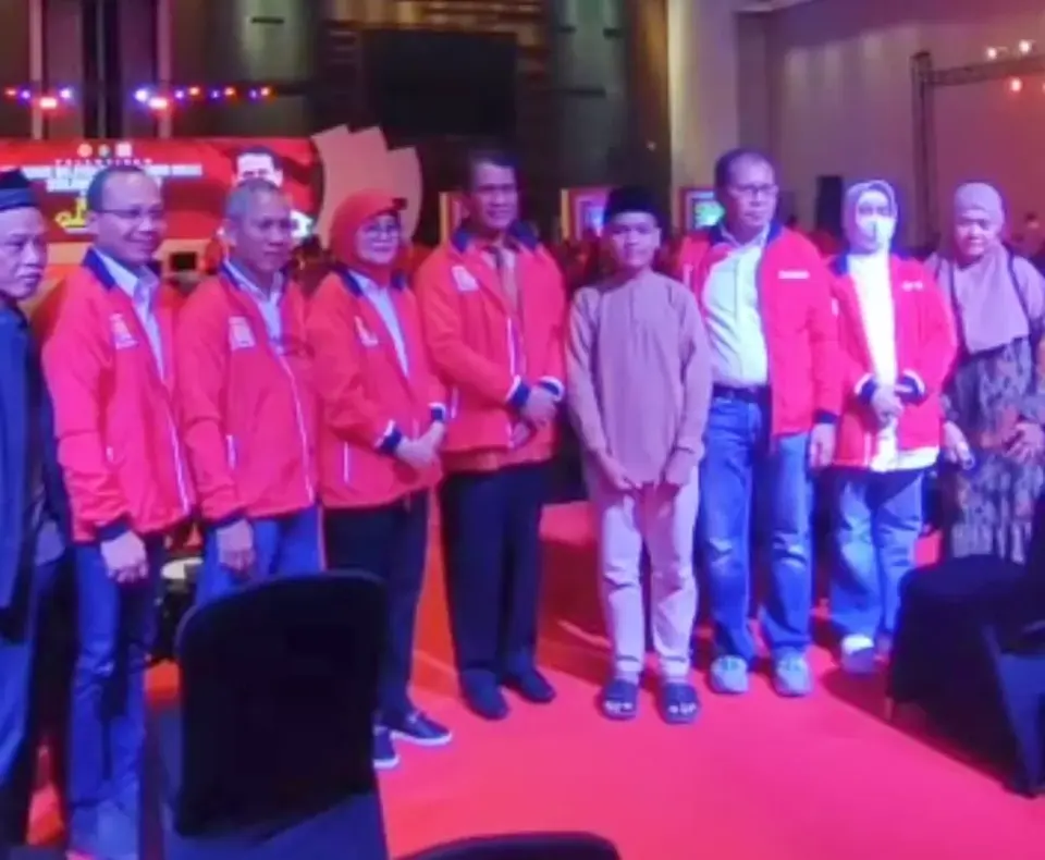 IKA UNHAS Beri Beasiswa Rp 50 Juta Anak Korban Insiden Tarik Tambang