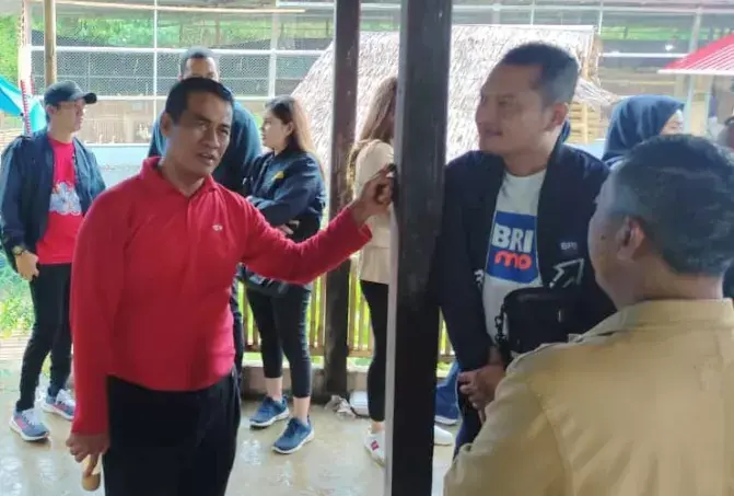 Temu Mitra Tiran Group Beserta IKA UNHAS, Sarapan Pagi dan Petik Rambutan di Kebun￼ ￼